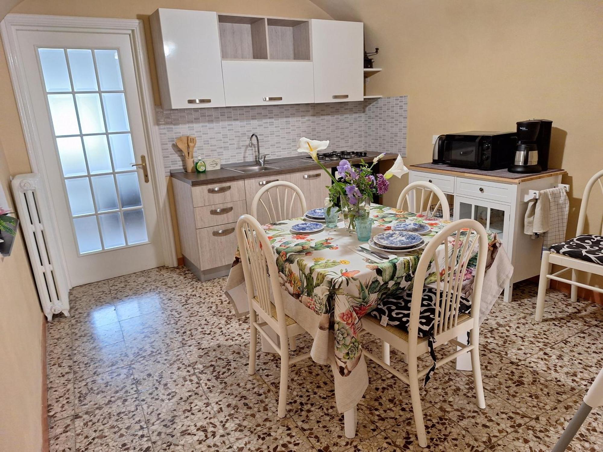 Ferienwohnung Casa Iris Cisano sul Neva Exterior foto
